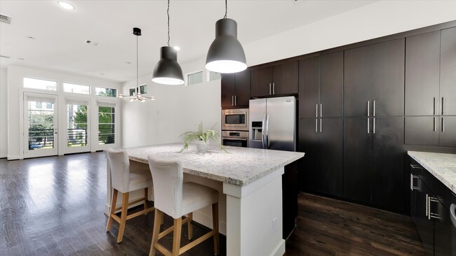 Building Photo - 2115 Colorado St