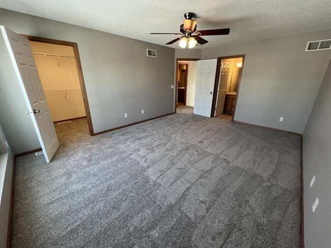 Building Photo - 10670 Ironwood Pkwy