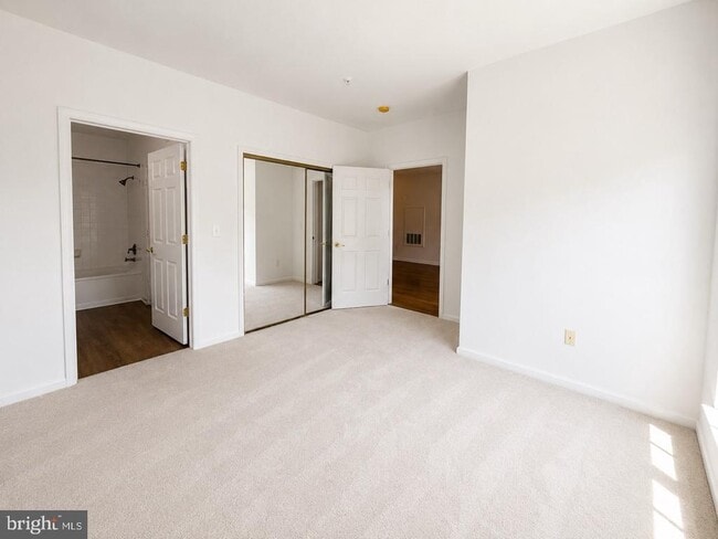 Building Photo - 4550 Strutfield Ln