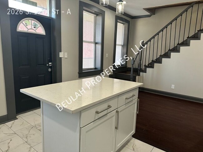 Building Photo - Walkable Soulard 2bd/2ba Townhouse