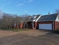 Building Photo - 52 Co Rd 296