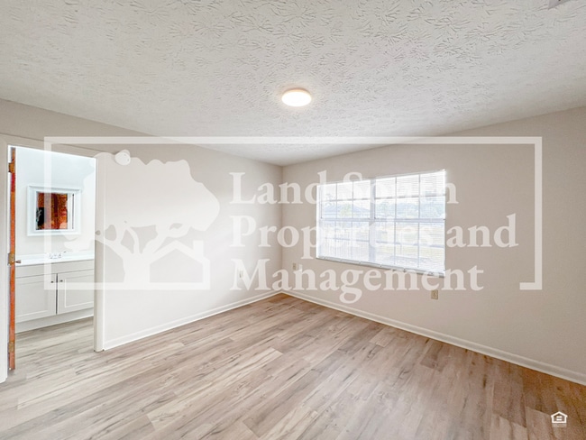 Building Photo - 711 W Daughtery Rd