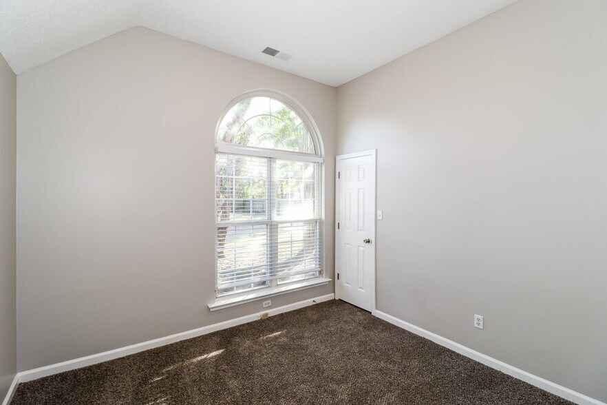 Building Photo - 9292 Tamhaven Dr