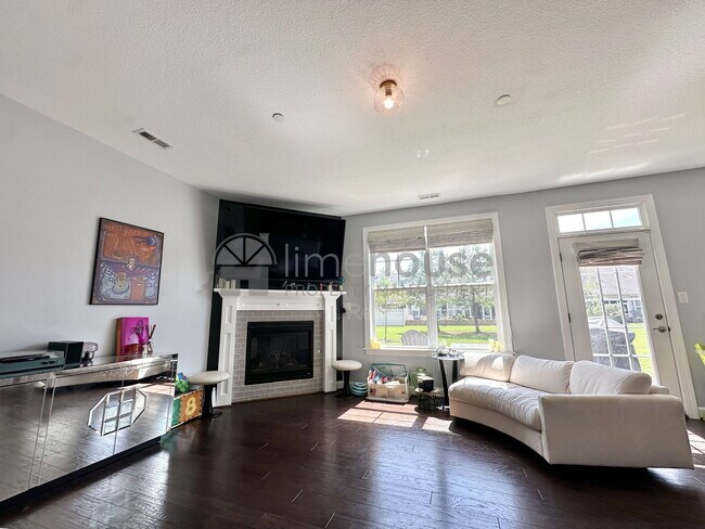 Building Photo - 127 Repose Ln