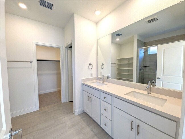 Building Photo - 1457 Ranchero Rodeo Rd