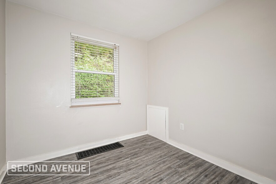 Building Photo - 37 Glenview Ave