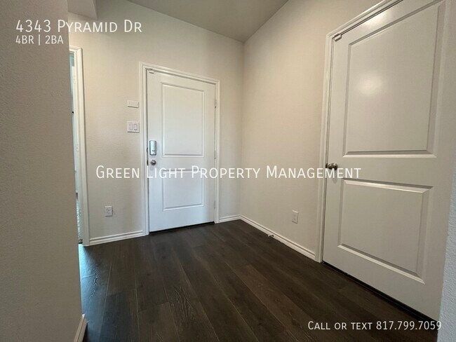 Building Photo - 4343 Pyramid Dr