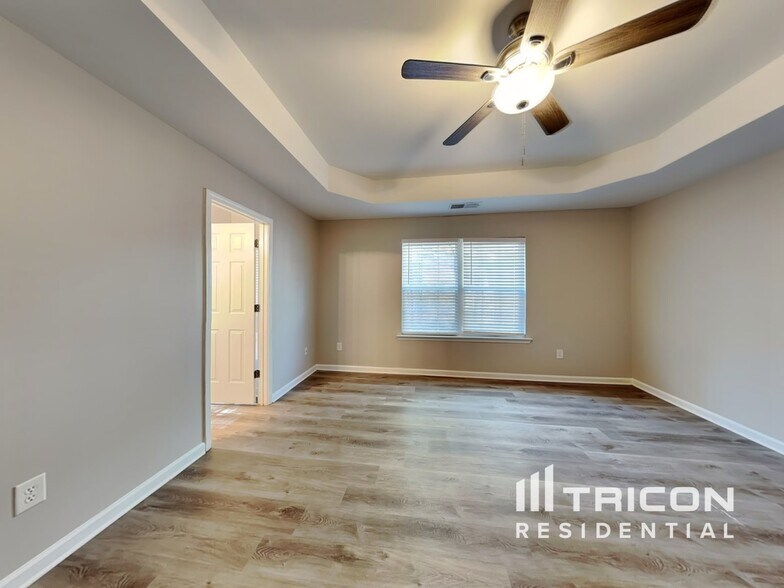 Building Photo - 190 Red Hawk Dr