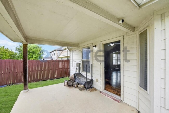 Building Photo - 916 Reveille Rd