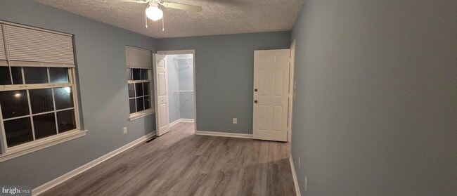 Building Photo - 323 Lindera Ct