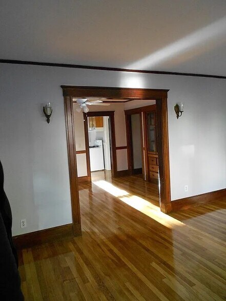 Building Photo - 52 Redlands Rd