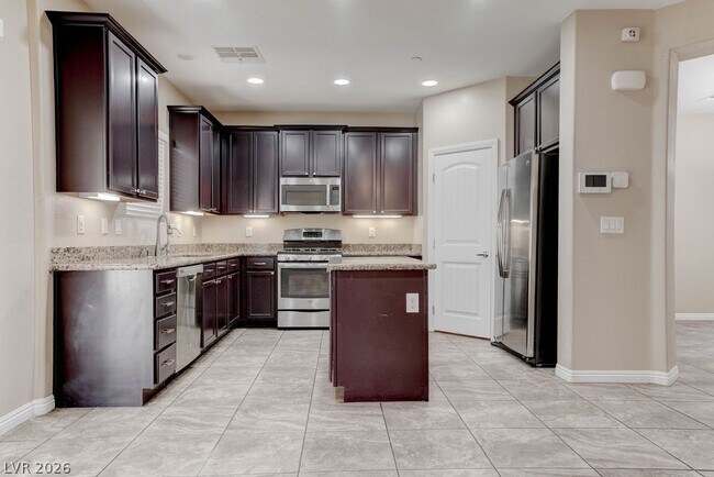 Building Photo - 1067 Fish Pond Ave