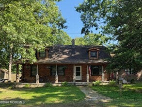 Building Photo - 375 Arrowhead Dr