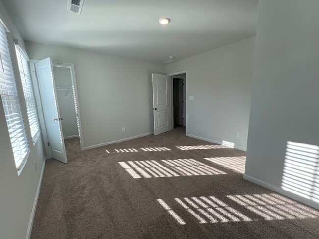 Building Photo - Brand New 4 Bedroom 2.5 Bath Home in Kerne...