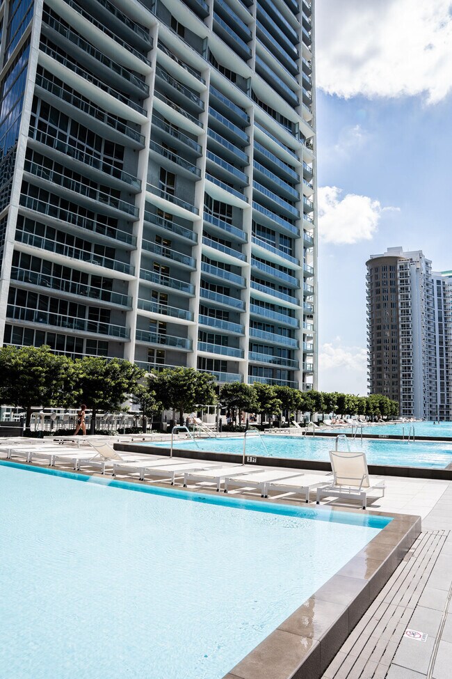 Building Photo - 465 Brickell Ave