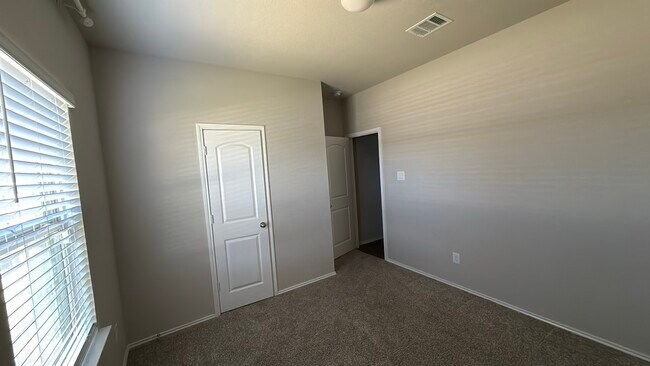 Building Photo - 21143 Waze Lewis Dr