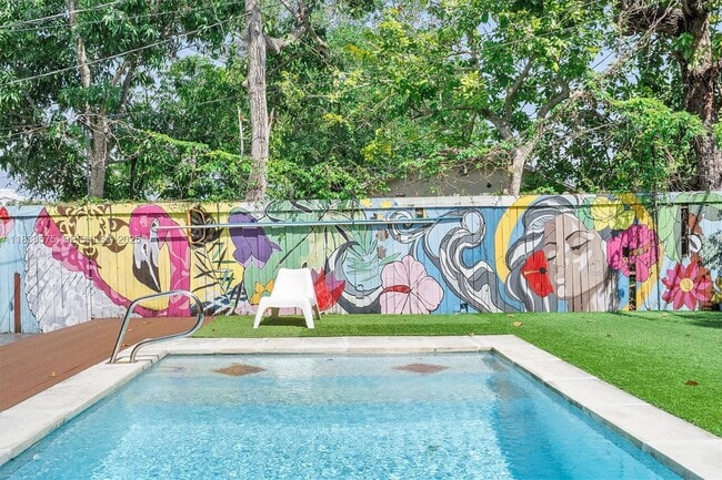 Building Photo - 266 NE 117th St