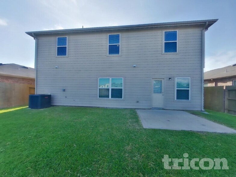 Building Photo - 640 Totem Trail Dr