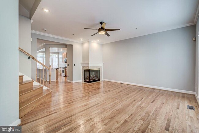 Building Photo - 5820 Pearson Ln