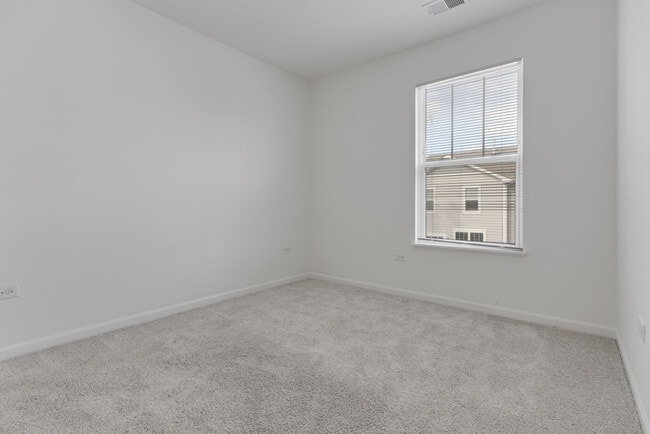 Building Photo - 632 Wolverine Dr