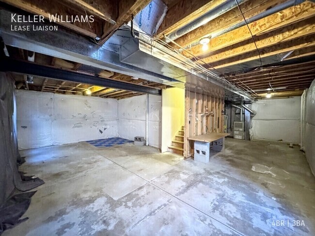Building Photo - 5662 Stable Ct