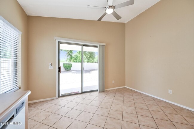 Building Photo - 81 S Criss Pl