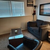 Building Photo - 858 Highland Dr