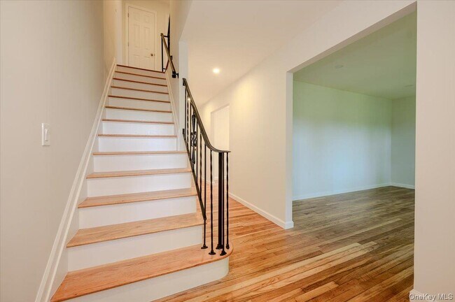 Building Photo - 43 Evert St