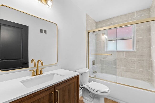 Building Photo - Cozy University City Brick Home with Basement & Off-Street Parking Near WashU & The Loop