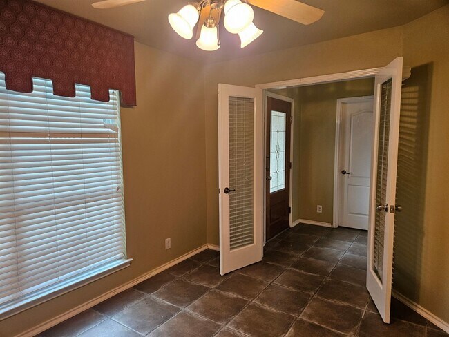 Building Photo - Garden Home in Gated Community