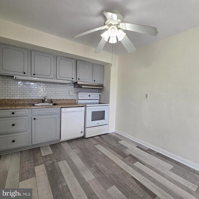 Building Photo - 111 Chestnut St