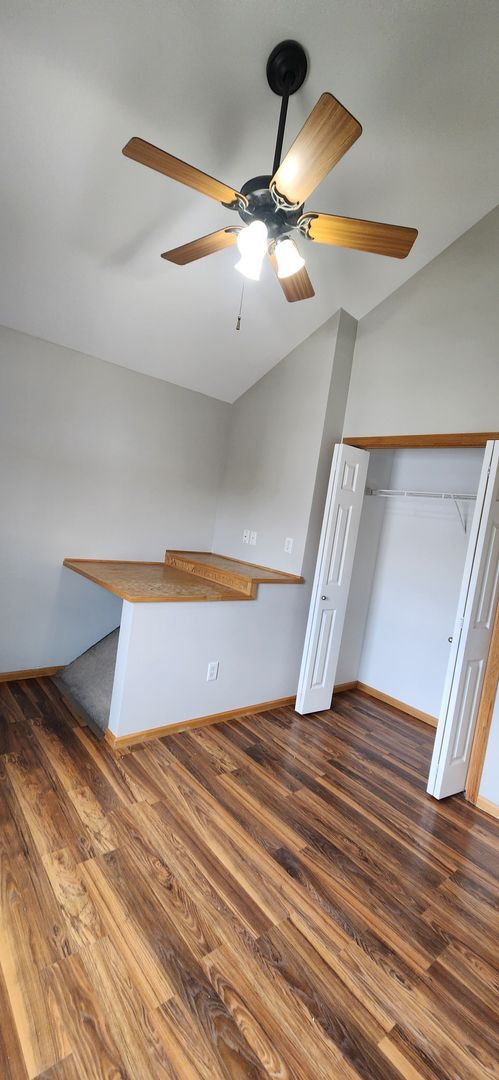 Building Photo - 2 bed 2 Bath Town House