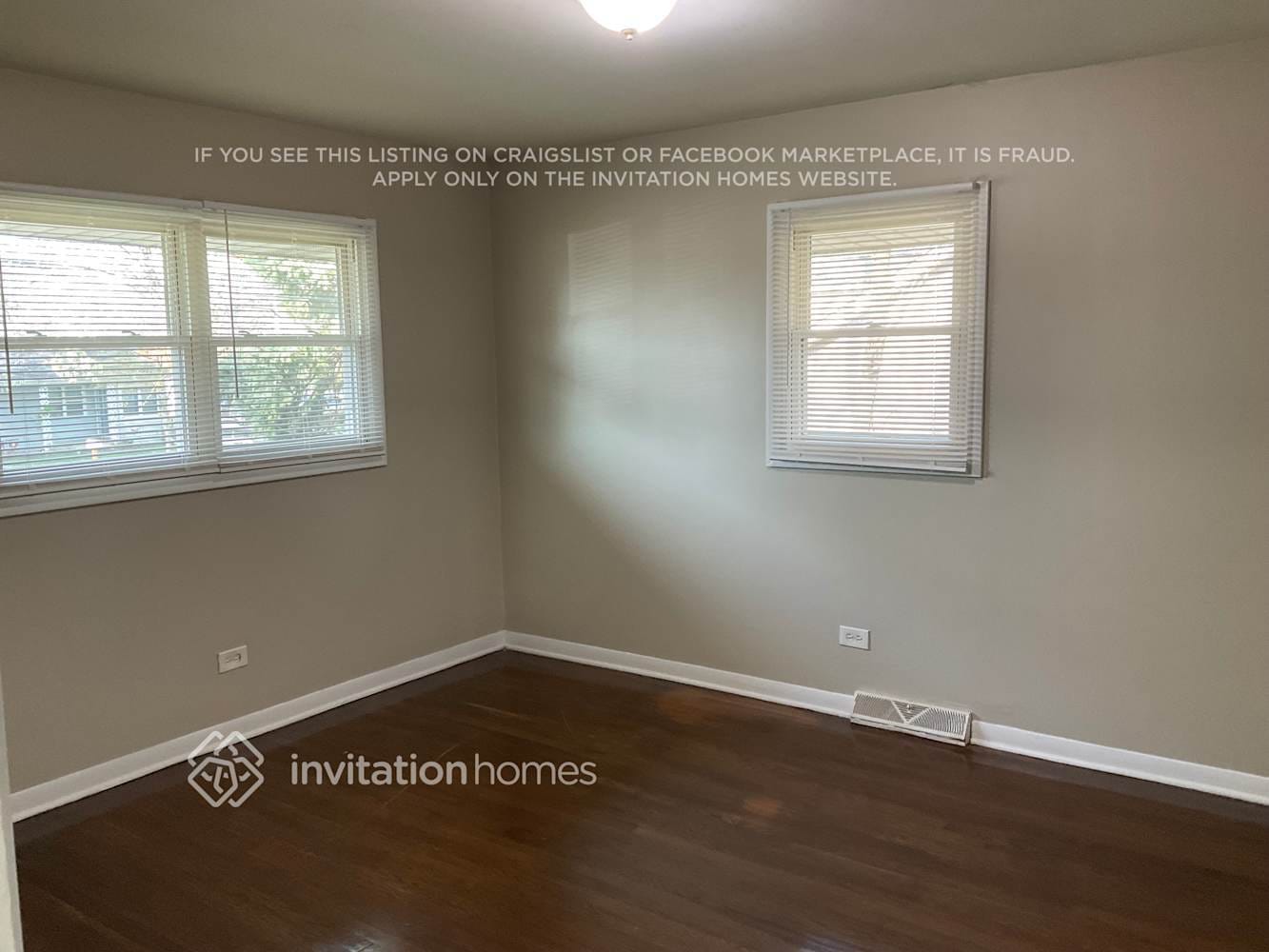 Building Photo - 5925 W 91st St