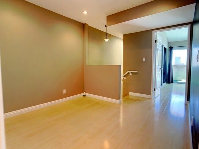 Building Photo - A Beautiful updated trilevel townhome in W Figueroa is now available for rent.