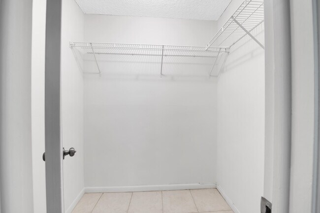 Building Photo - 2731 NE 14th Street Causeway