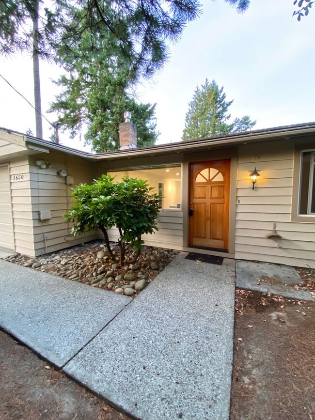 Building Photo - 3bd/1ba House in Bellevue