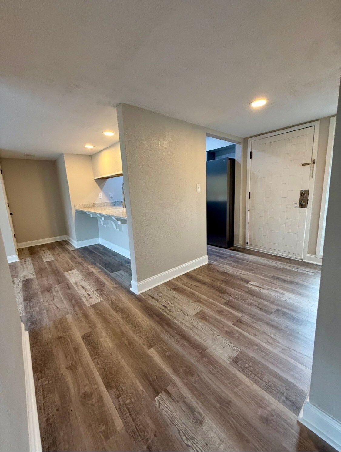 Building Photo - 2252 Burnway Rd