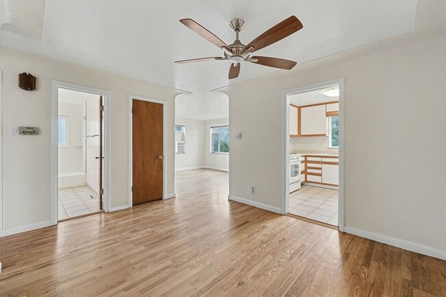 Building Photo - 3Bed/1Bath Home in Littleton