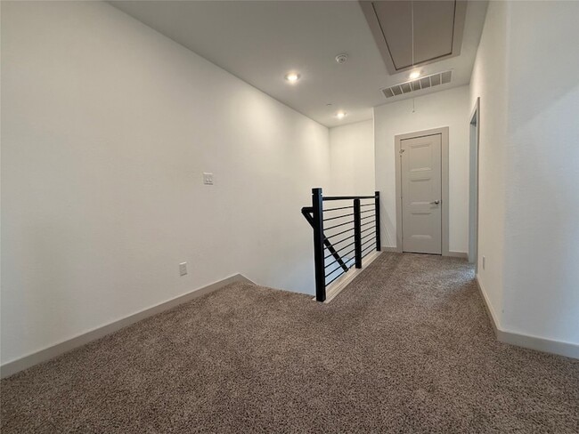 Building Photo - 555 Eiseley Dr