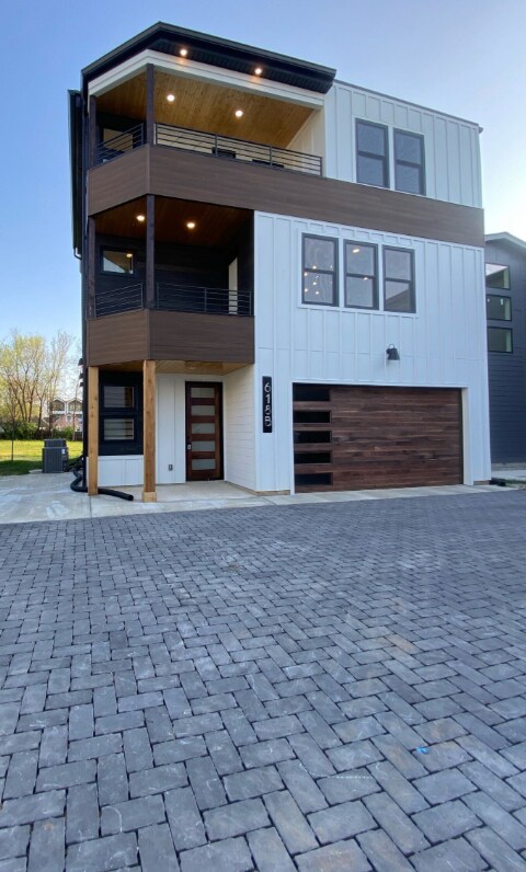 Building Photo - 618 Southgate Ave