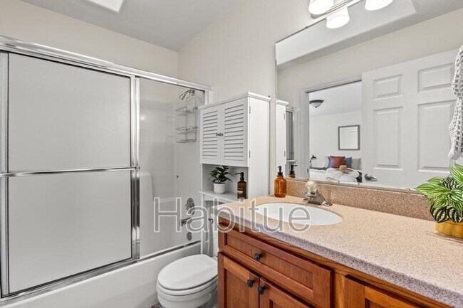 Building Photo - 2160 Dora Ln