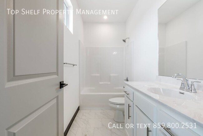 Building Photo - Beautiful New Construction !