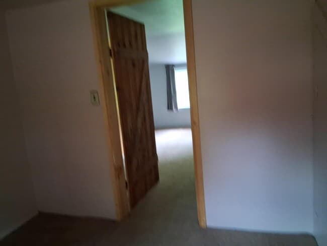 Building Photo - 836 N Chodikee Lake Rd