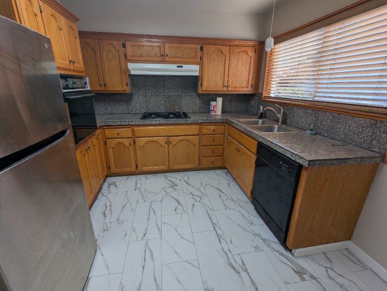 Building Photo - 635 Gisler Way