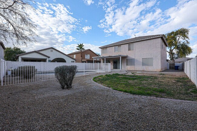 Building Photo - Location! Fully remodelled 4Bed/3Bath Home in Chandler, with pool