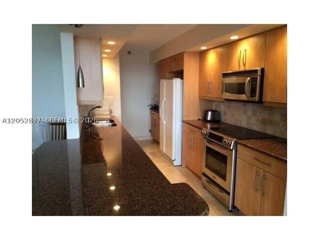 Building Photo - 19355 Turnberry Way