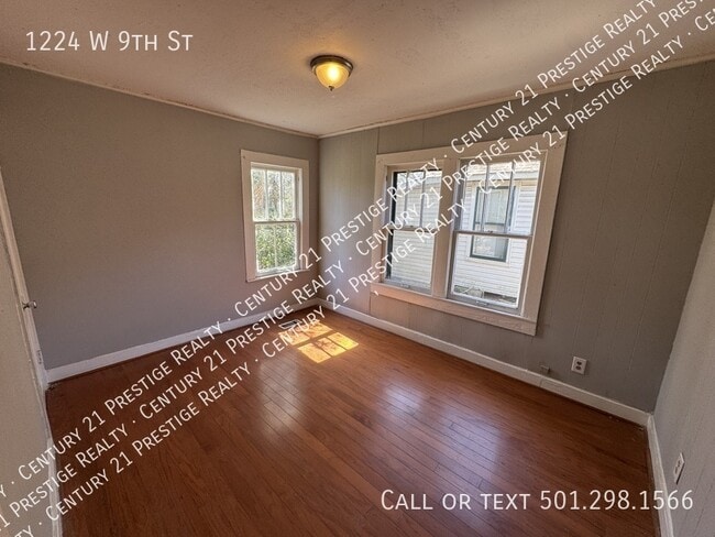 Building Photo - 1224 W 9th St