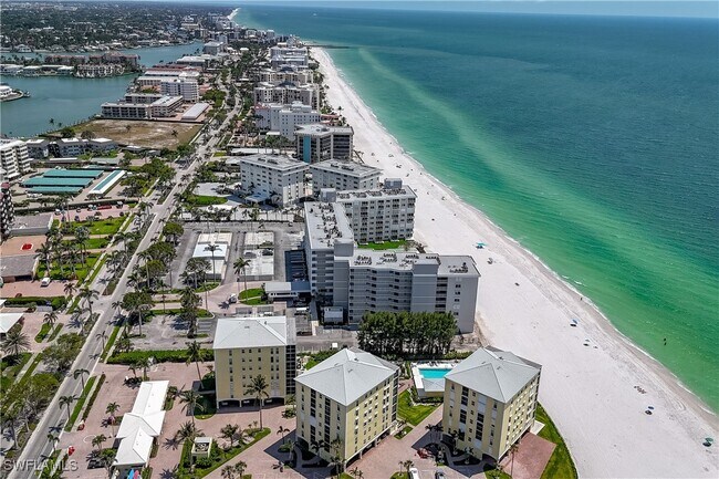 Primary Photo - 3483 Gulf Shore Blvd N