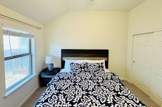 Building Photo - 12908 Cardinal Flower Dr