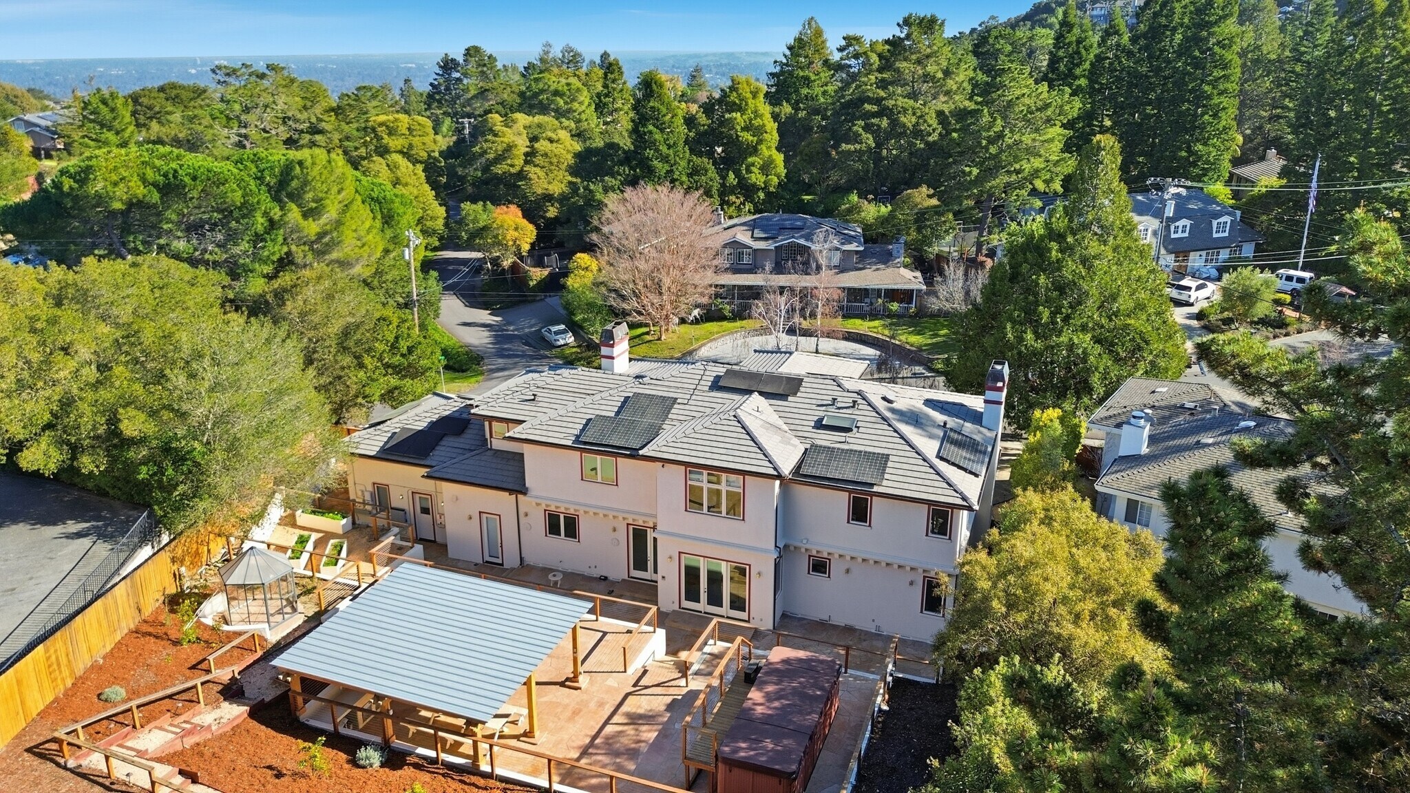 Building Photo - 544 Sunset Way